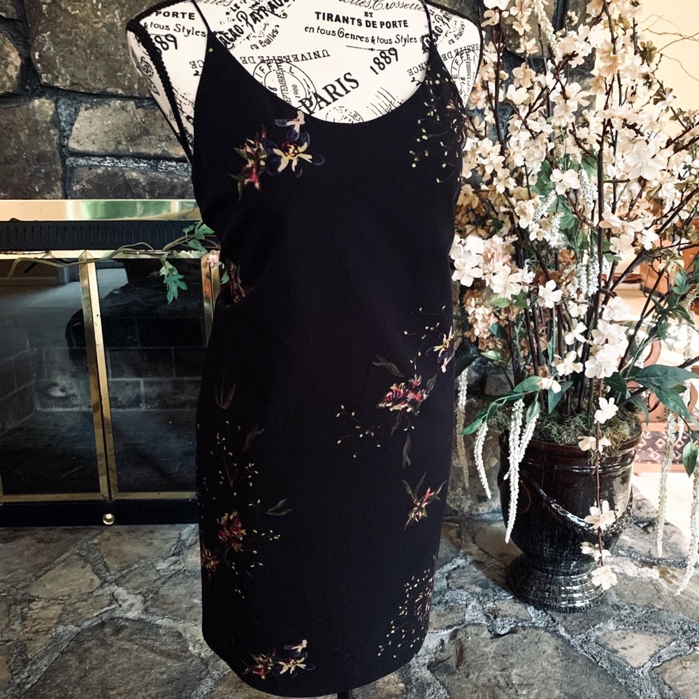 Navy Blue Dress With Floral Design NWOT - Picture 4 of 10